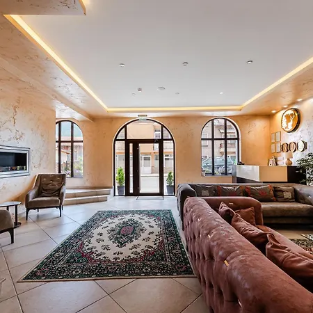 Ardo And Restaurant 2*